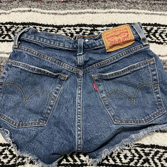 Jean Levi shorts - Picture 2 of 3